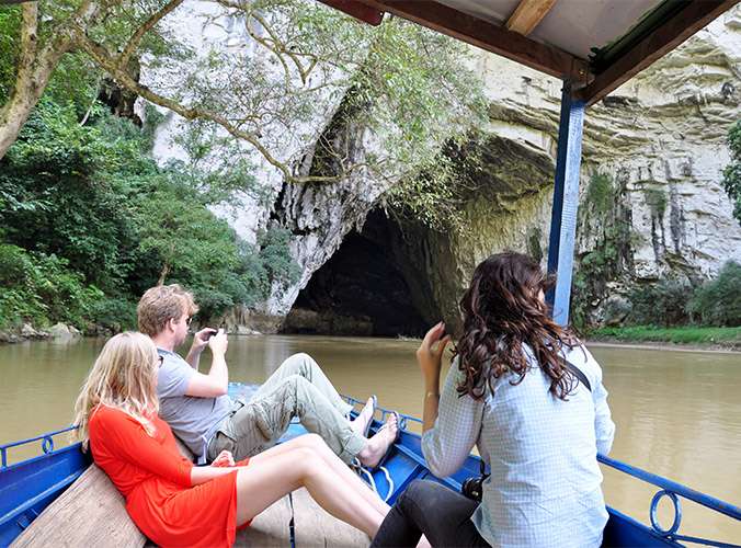 3-day small group tour, discover Puong cave