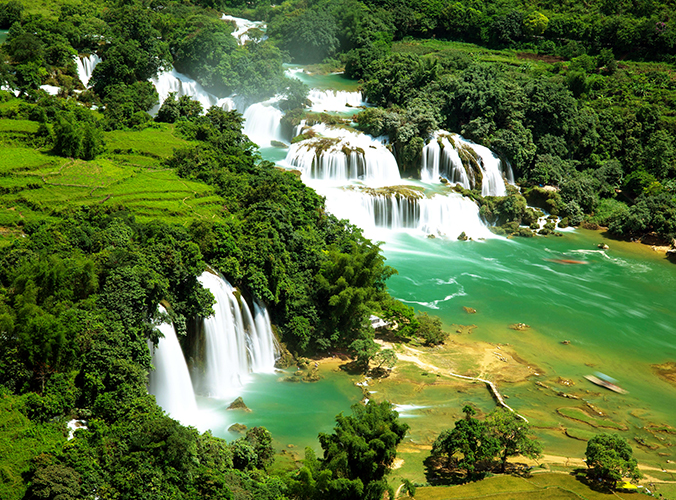 3-day group tour Ba Be lake and Ban Gioc waterfall