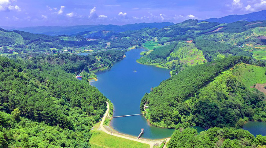 The Ban Chang Lake, a hidden gem in Bac Kan province